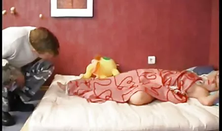 Gorąca blondynka polskie porna w pończochach masturbacja